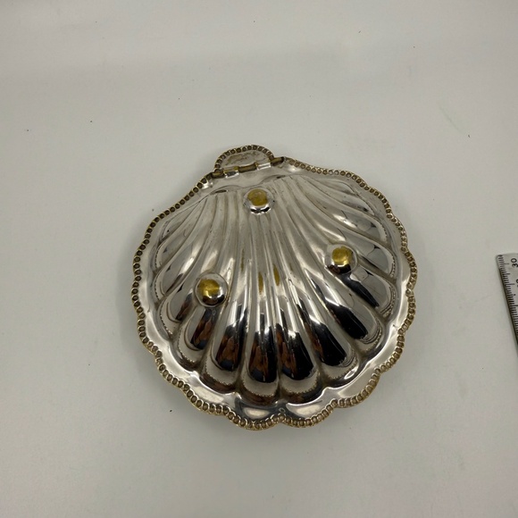 VINTAGE E & JL (E&J LEEK) SILVER PLATE CLAM SHELL BUTTER DISH W/ FROSTED GLASS - Picture 3 of 16
